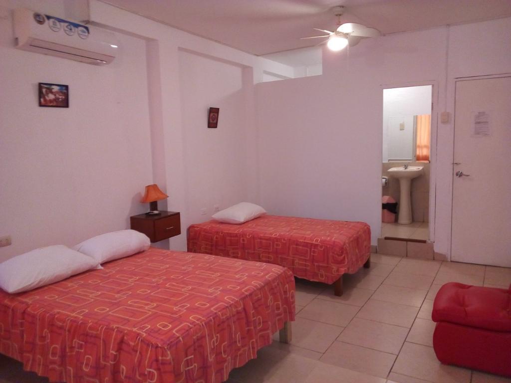 Spondylus Hotell Tumbes Eksteriør bilde